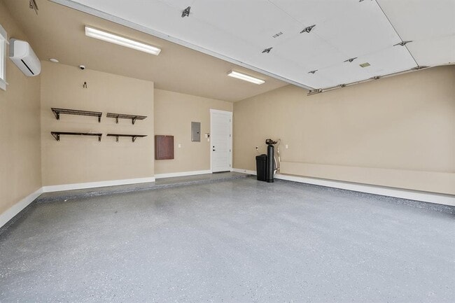 Building Photo - 1700 Cedar Bend Dr