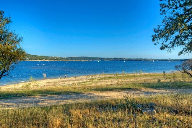 Building Photo - 15501 Rock Creek