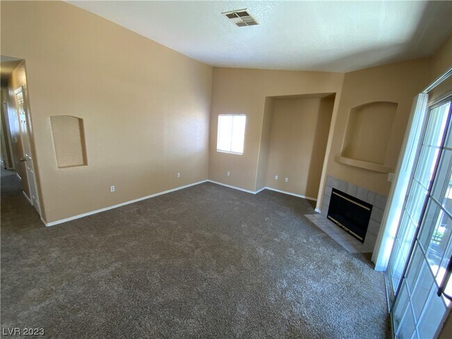 Building Photo - 4730 E Craig Rd