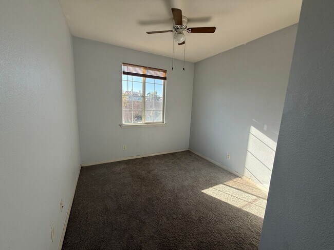 Building Photo - 5 Bedrooms 3 Baths! Resort Living at The Lakes Community in Menifee!