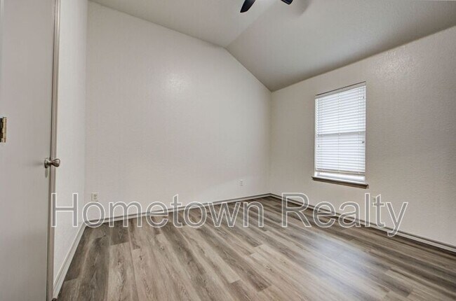 Building Photo - 16416 Oconee Creek Dr