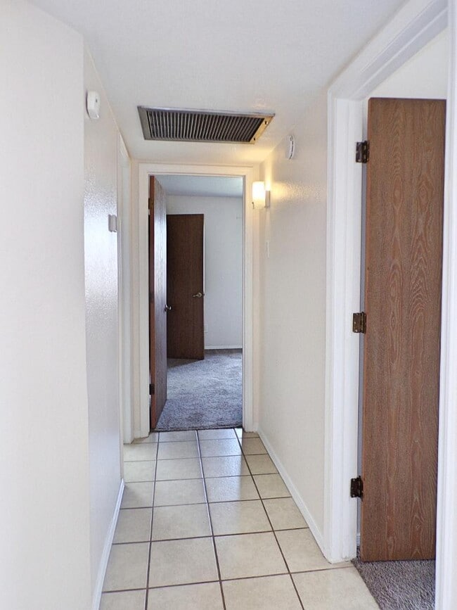 Building Photo - 4135 Calle Barona