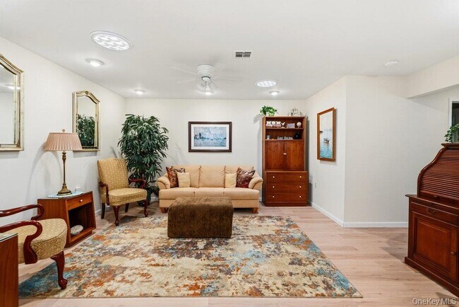 Building Photo - 21 Revere Dr