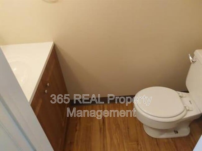 Building Photo - 1434 E 16th St