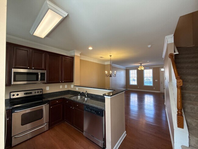 Building Photo - 8636 Beaver Creek Dr