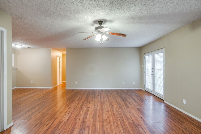 Building Photo - 1906 Beacon Way