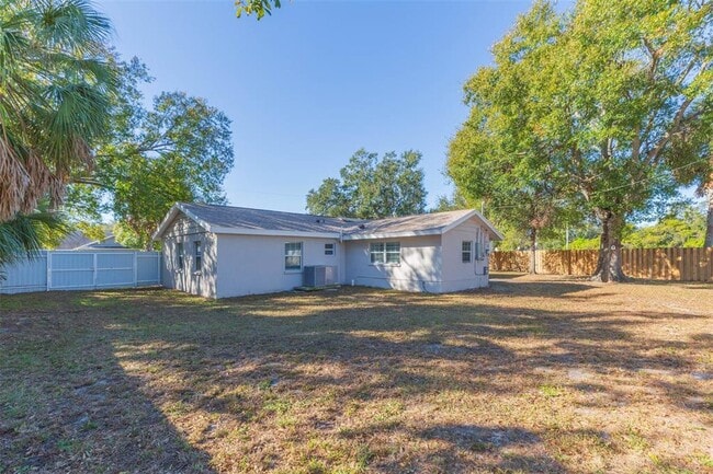 Building Photo - 4203 W Oklahoma Ave