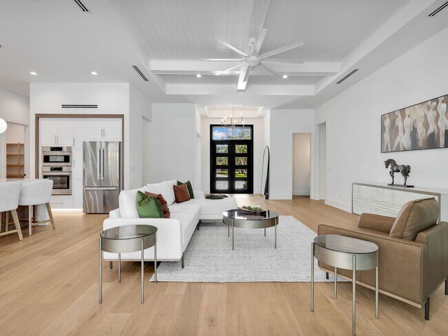 Building Photo - Brand-new contemporary estate on 2.27 private acres