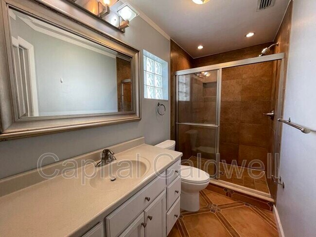 Building Photo - 12813 Starling Dr