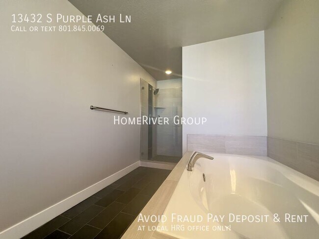 Building Photo - Beautiful Town Home For Rent!!