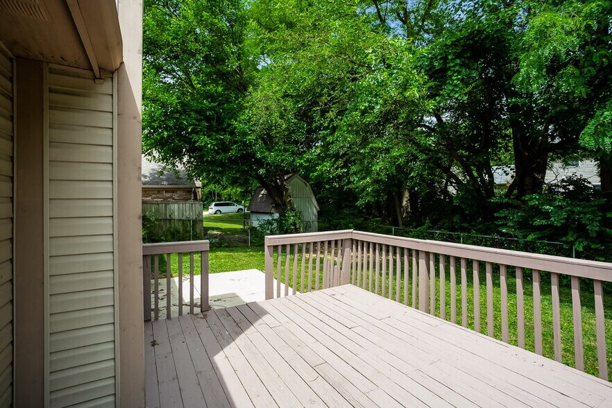 Building Photo - 8438 Kousa Dr