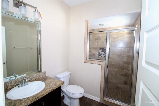 Building Photo - 13 Taft St