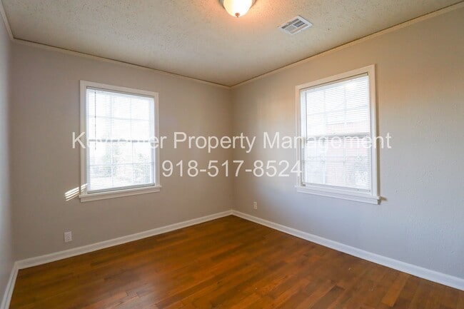 Building Photo - Cozy 2 Bedroom 1 Bathroom Home In Kendall-Whittier