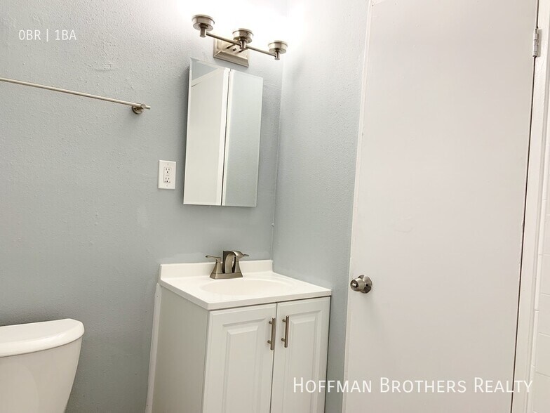 Building Photo - 4050 W El Segundo Blvd