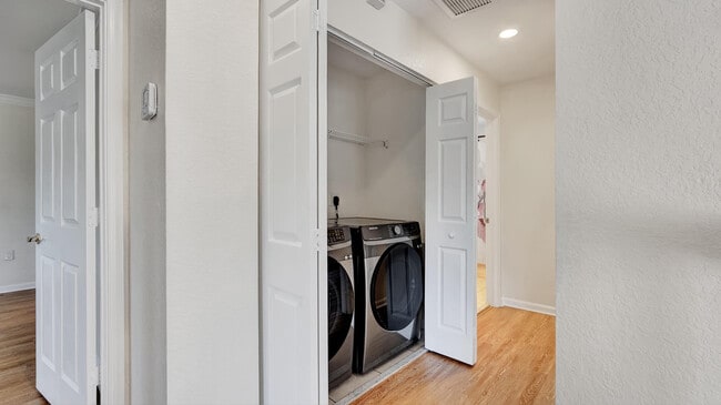 Building Photo - 7938 Jewelwood Dr