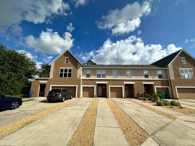 Building Photo - 4330 Tyler Cir N