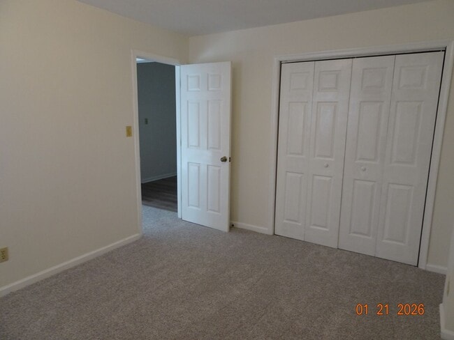 Building Photo - 4 bedrooms 2.5 bathrooms Single Family Home for Rent