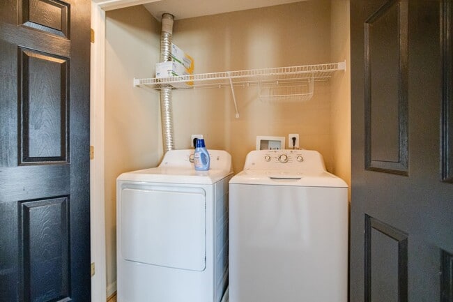 Building Photo - 1730 Bluffs Island Ct