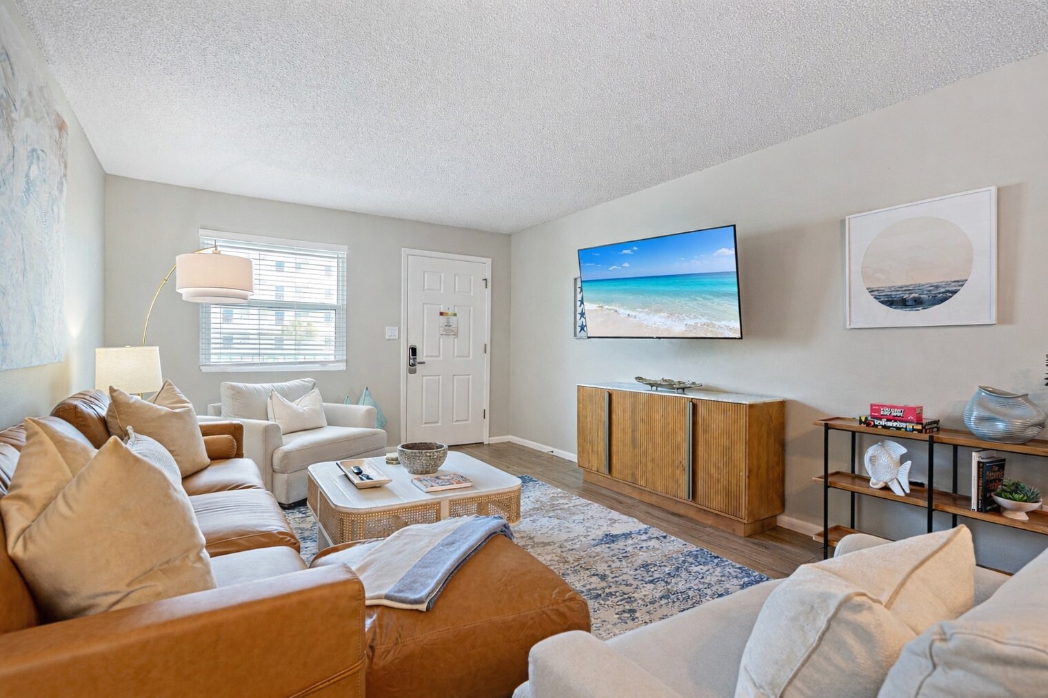 Building Photo - 215 Venus Ct