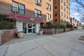 Building Photo - 1 bedroom in SUNNYSIDE NY 11104