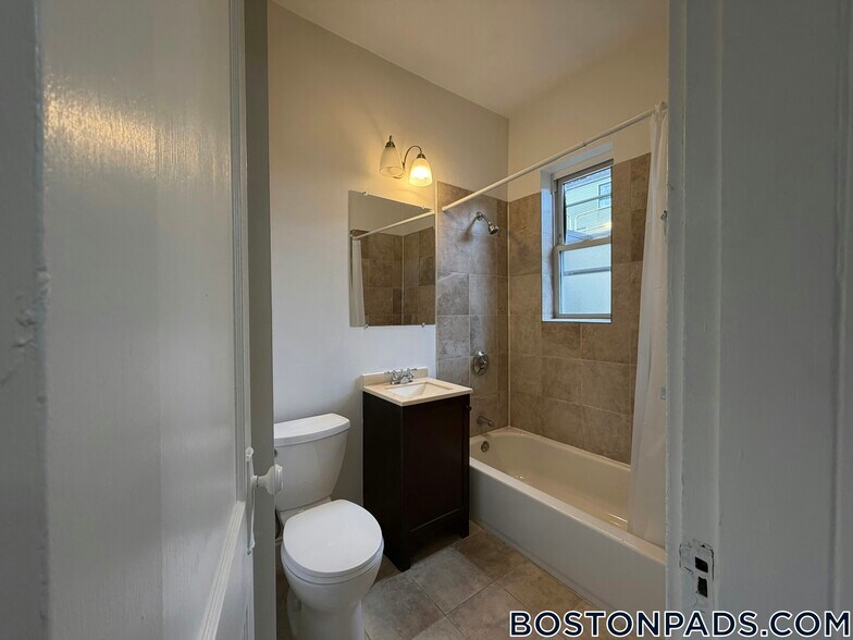 Building Photo - 38 Hemenway St