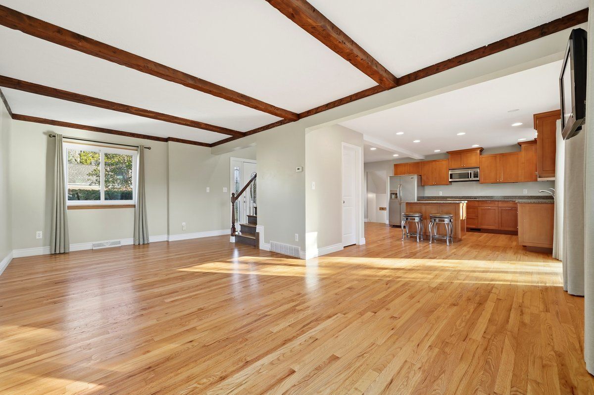 Building Photo - 5595 Birdview Heights