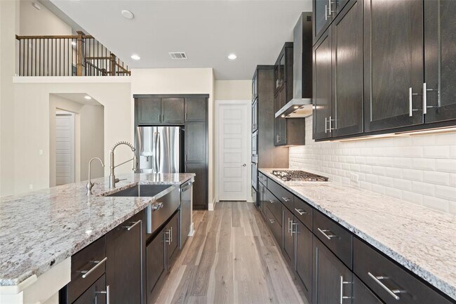 Building Photo - 336 Saturnia Dr