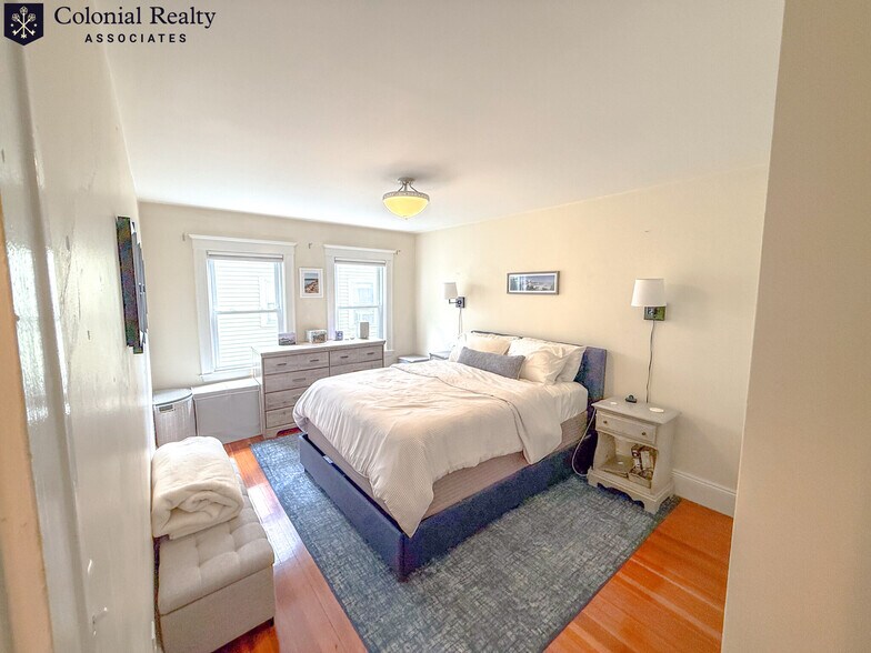 Building Photo - 81 Putnam St