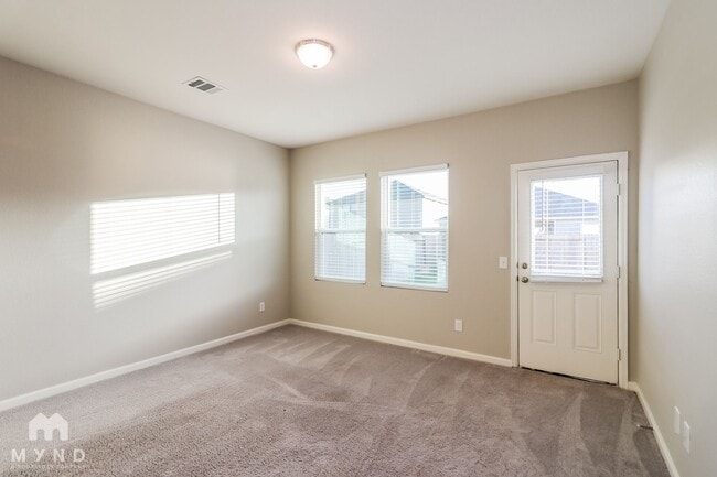Building Photo - 1016 Lacebark Pne Ln