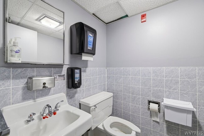 Building Photo - 57 St Johns Parkside