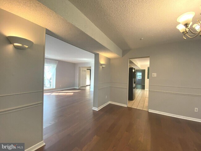 Building Photo - 199 Liberty Dr