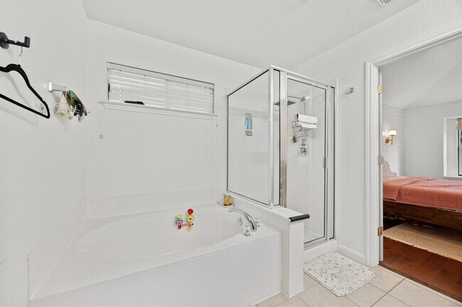 Building Photo - 15609 Royal Dublin Dr