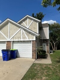Building Photo - 3562 NE Independence Ave