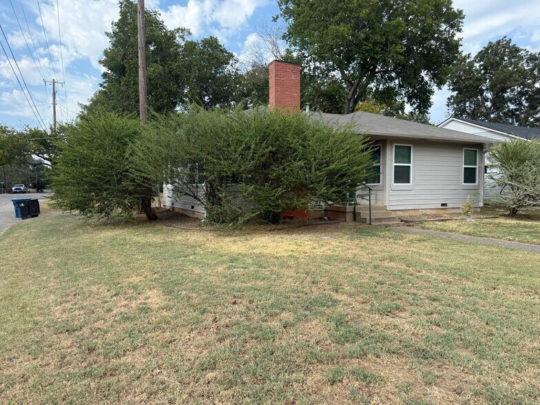 Building Photo - 531 W Bullock St