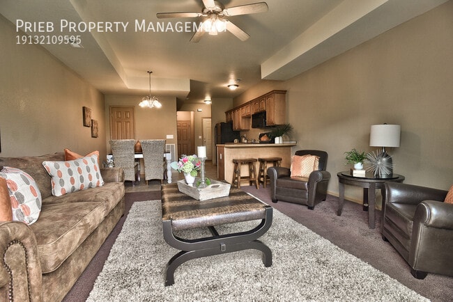 Building Photo - 824 S Woodson Ct