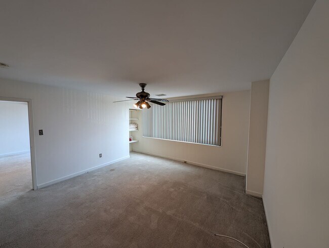 Building Photo - River Place Unit in Rosslyn!