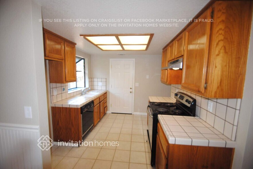 Building Photo - 439 R St