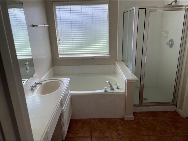 Building Photo - 15119 Wimberly Park Dr