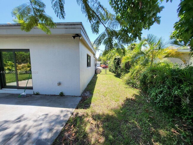 Building Photo - 8575 SW 125th St