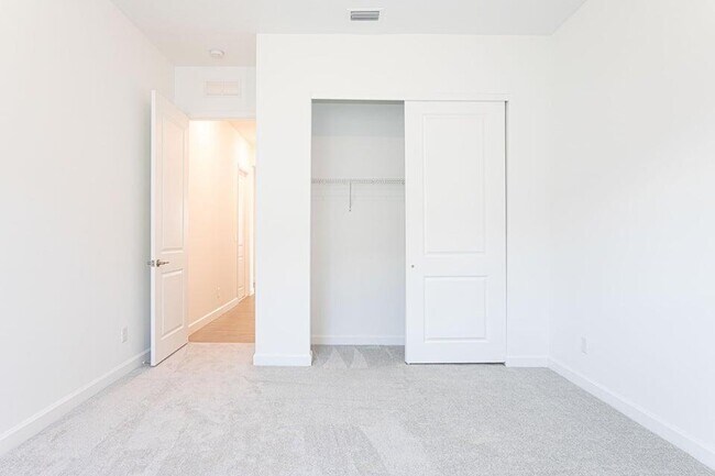 Building Photo - 1132 Haywagon Trl