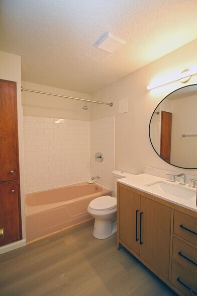 Building Photo - 3200-3236 SW Marigold St