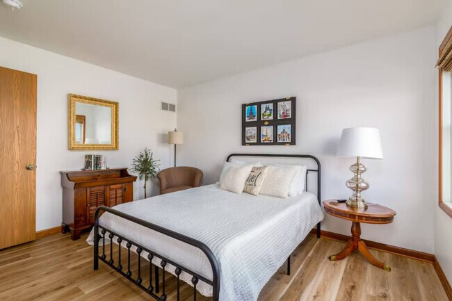 Building Photo - 10268 Cleveland Rd