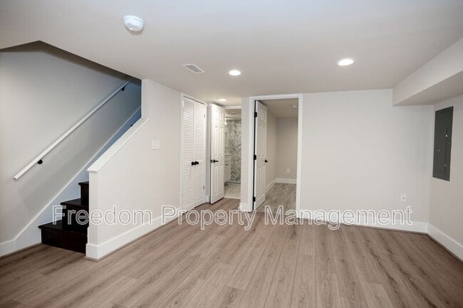 Building Photo - 102 Lynhaven Dr