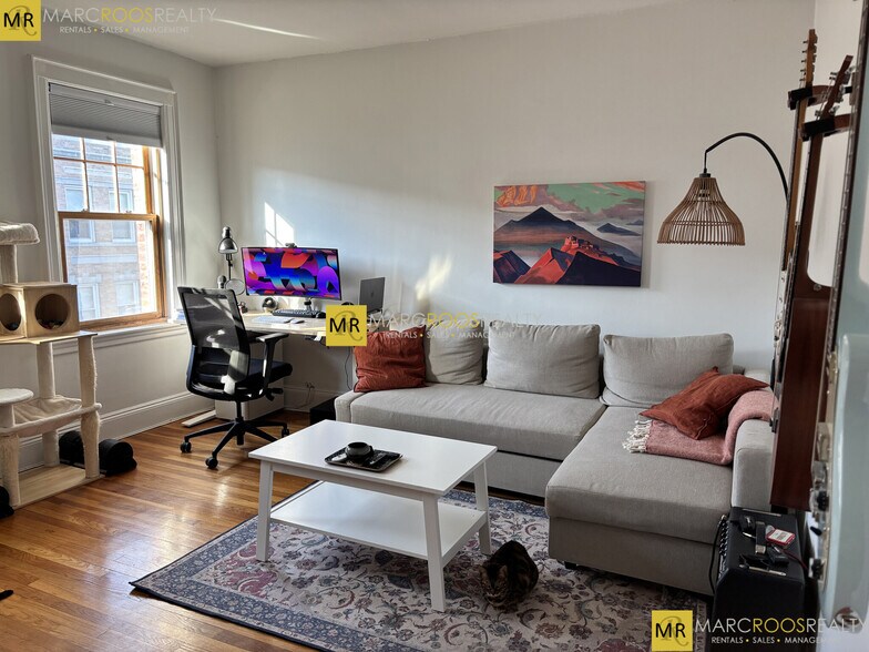 Building Photo - 52 Strathmore Rd