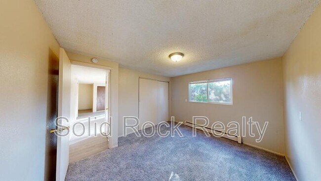 Building Photo - 4740 Scenic Cir