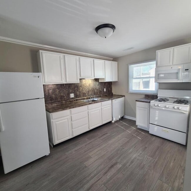 Building Photo - 2612 Stanford Ave