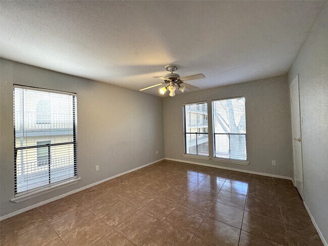 Building Photo - 4001 E NASA Pkwy