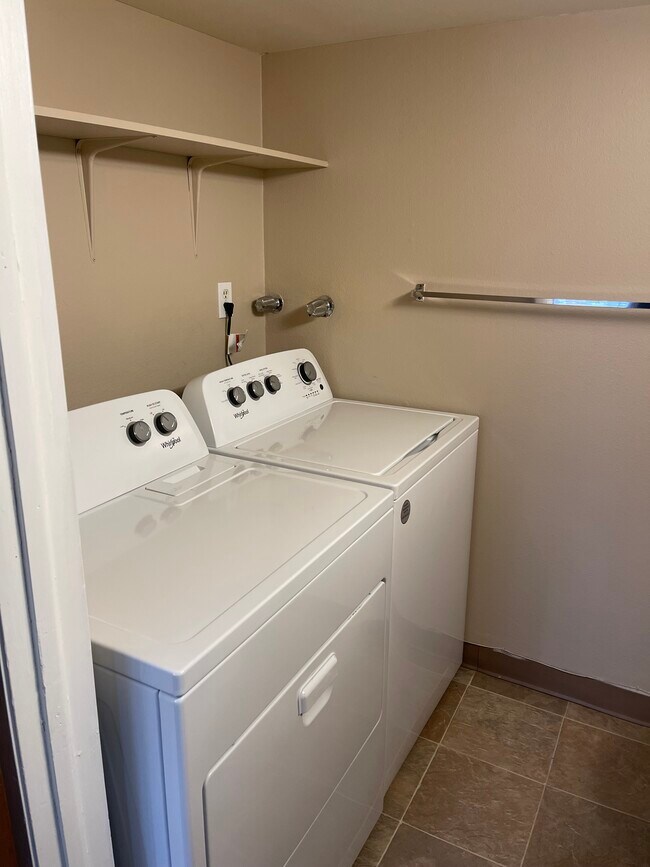 Building Photo - 1537 Edora Road