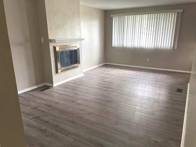Building Photo - 4734 S 700 E