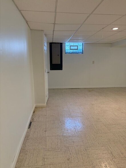 Building Photo - 1352 Meredith Dr